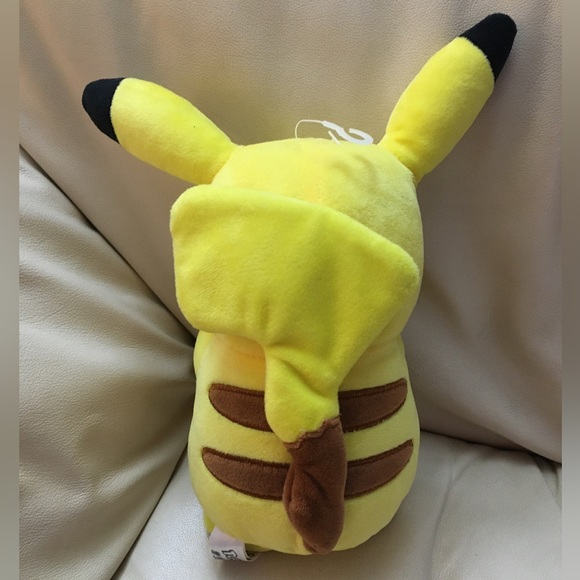 NWOT Pikachu stuffed animal Pokémon plush - Picture 2 of 2